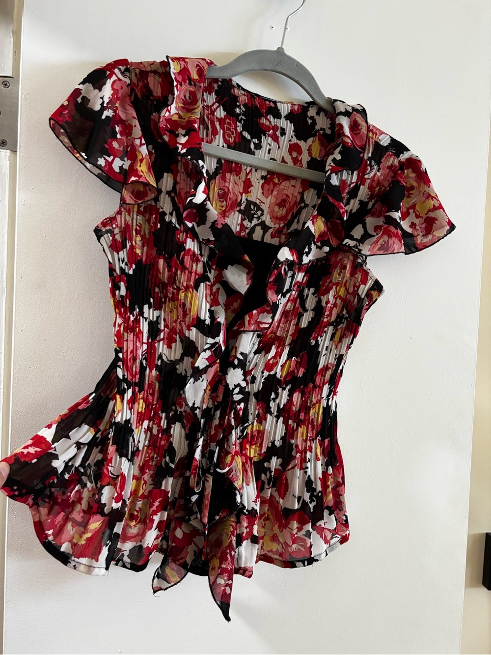 Floral Tie-Neck Ruffle Sleeve Blouse - Red/Black